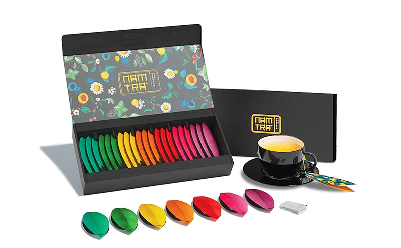 花茶包裝設計,產品共有杏仁，蓮花，雛菊，薄荷葉等花茶種類