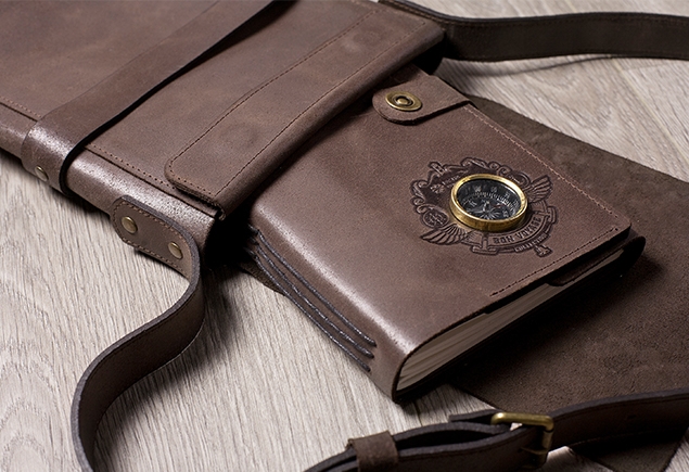 銀行圣誕禮物-郵票與皮革產品包裝盒設計