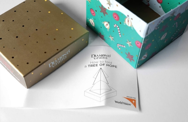 巧克力盒化身圣誕樹！包裝結構創意為顧客帶來的驚喜體驗